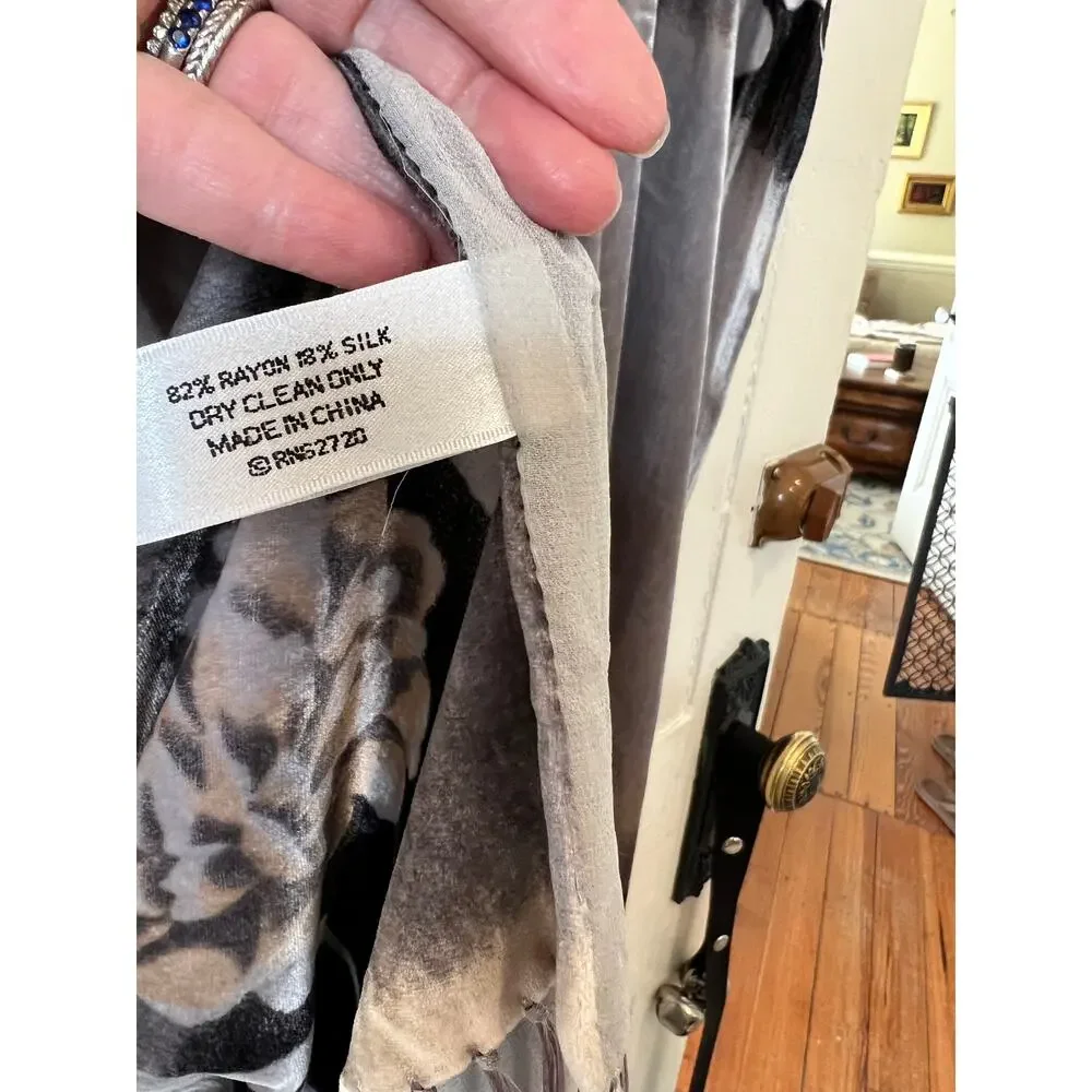 Oscar de la Renta Gray Velvet Long Rectangular Fringed Scarf